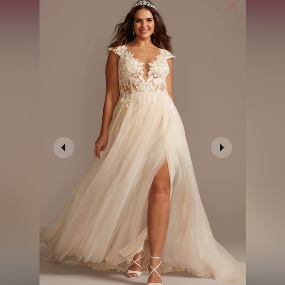 David's Bridal Dresses & Skirts - David’s Bridal Wedding Dress💍Plus Size 24W! Plunge Lace dress-Ivory/Blush Color